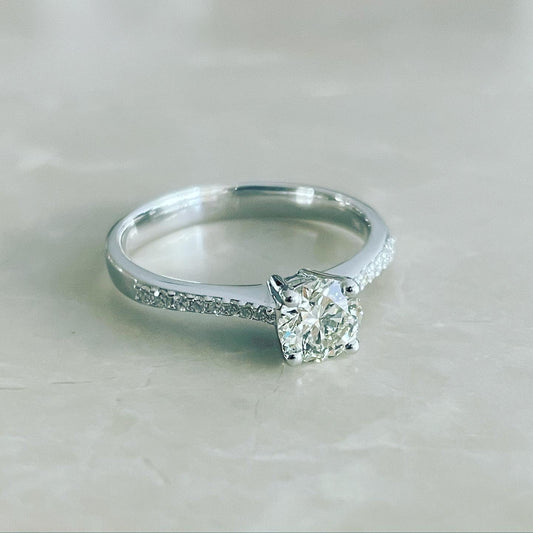 Diamond engagement ring